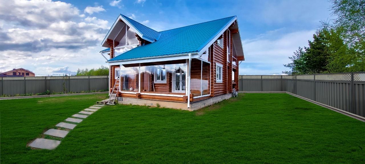 Мягкие окна на веранде загородного дома в посёлке Быково